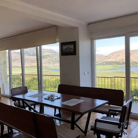 Skadar House Bobija Willa *
