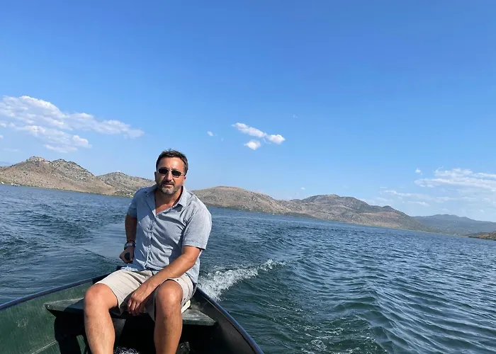 ヴィラ Skadar House Bobija ポドゴリツァ