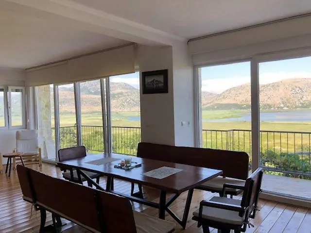 Skadar House Bobija ヴィラ *