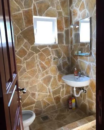 Skadar House Bobija 포드고리차